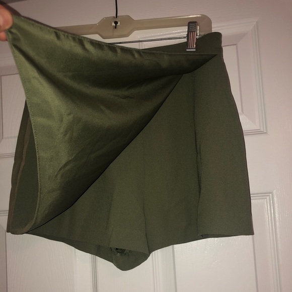 Skort - Picture 2 of 3